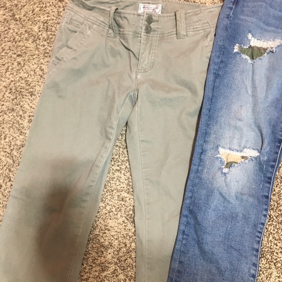 X3 Pairs of Size 0 (24) Jeans! - Picture 6 of 7